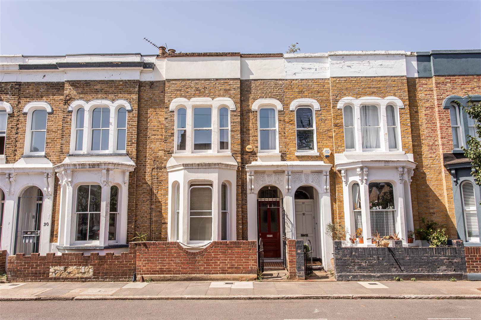 2 bed property in Lichfield Road, Mile End